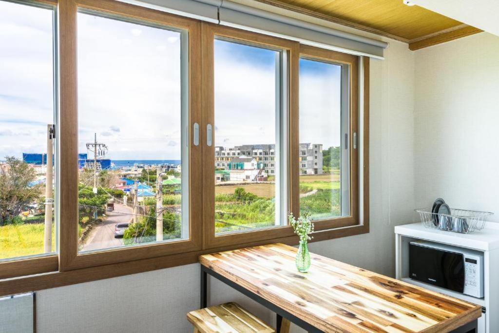 Romance Jeju Pension Luaran gambar